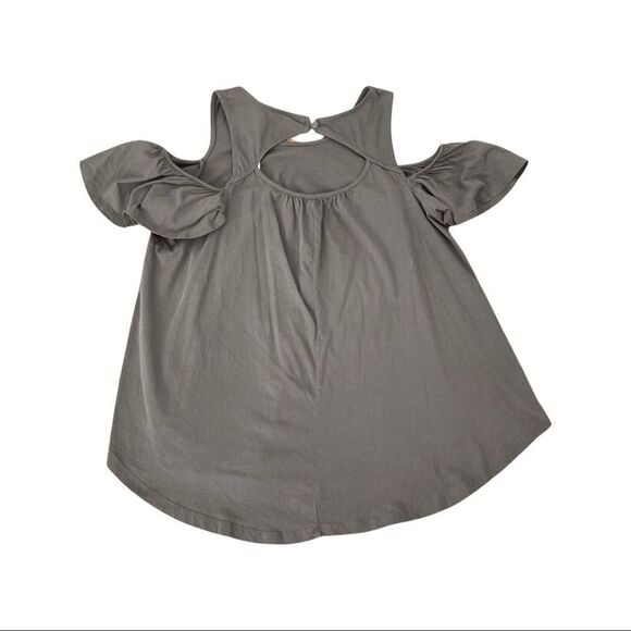“Others Follow” Cold Shoulder Ruffled Top - NWT - Picture 1 of 7